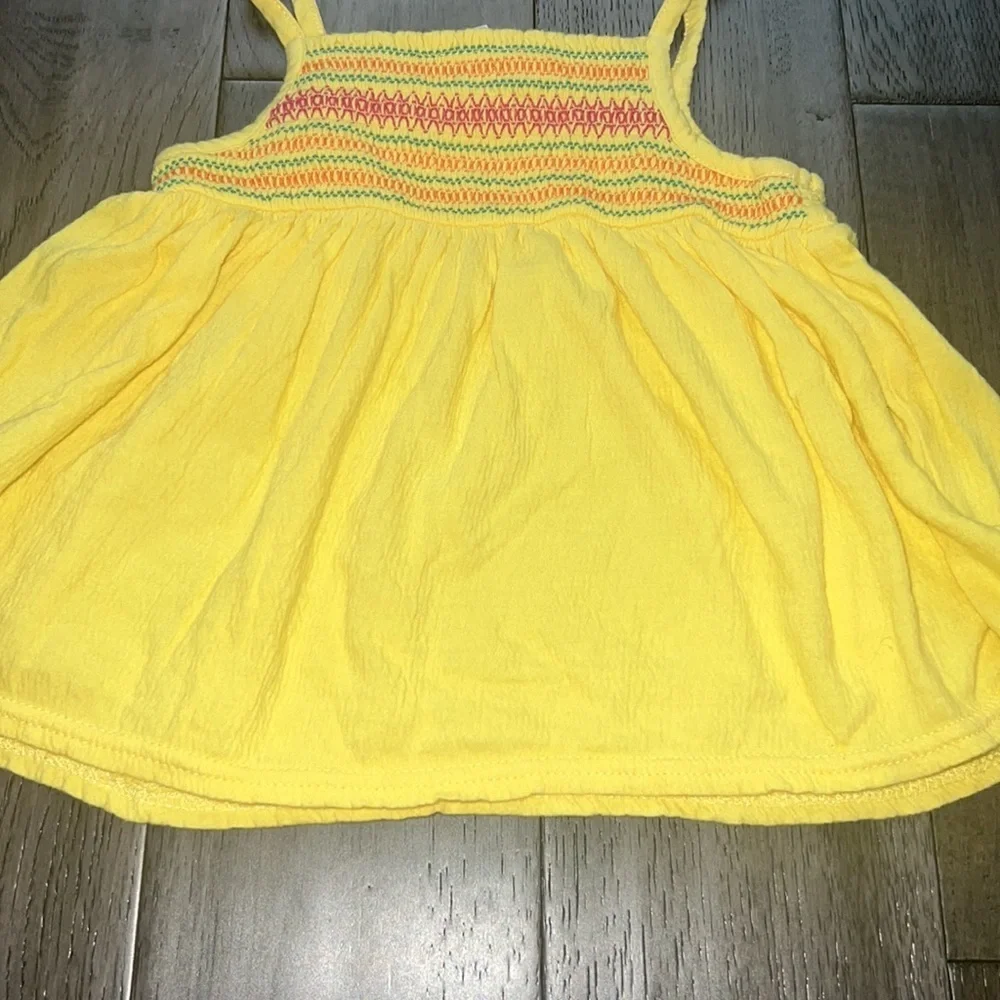 Girls Old Navy hobo like spaghetti strap Flowey shirt